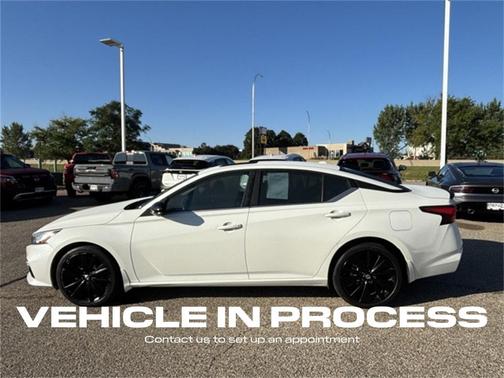 2022 Nissan Altima 2.5 SR