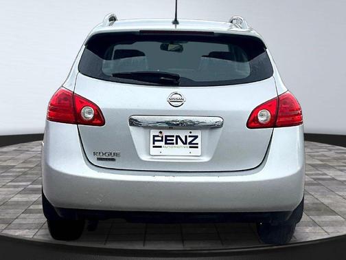 Brilliant Silver 2014 Nissan Rogue Select S
