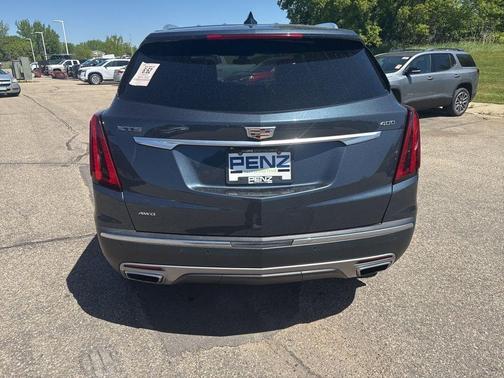 Dark Moon Blue Metallic 2021 Cadillac XT5 Premium Luxury