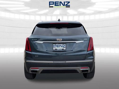 Dark Moon Blue Metallic 2021 Cadillac XT5 Premium Luxury