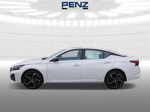 2025 Nissan Altima SR