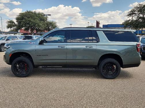 Silver Sage Metallic 2024 Chevrolet Suburban Z71