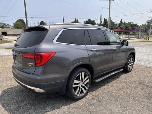 Modern Steel Metallic 2017 Honda Pilot Touring