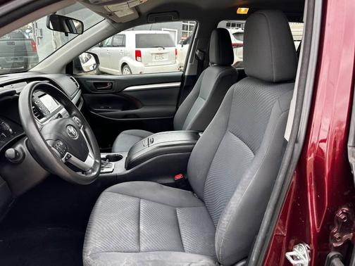 2015 Toyota Highlander LE