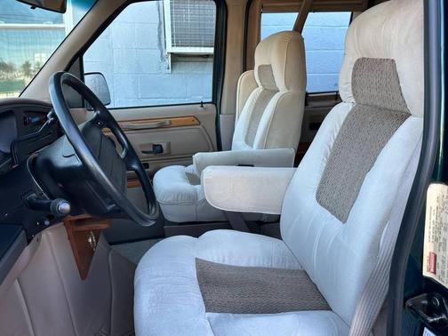 1994 Ford E150 Base