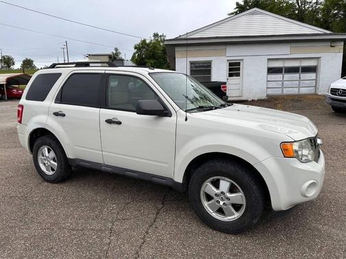 Oxford White 2011 Ford Escape XLT
