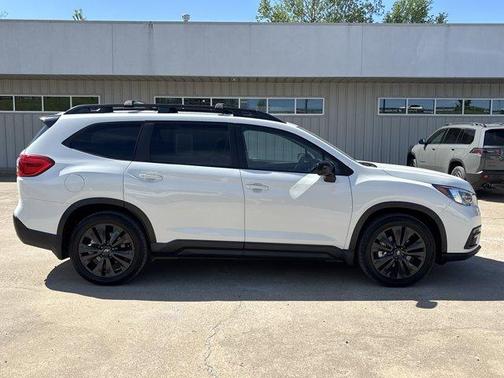 Crystal White Pearl 2022 Subaru Ascent Onyx Edition