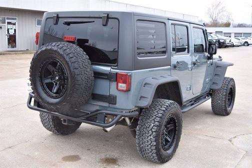 Photo 3 of 36 of 2014 Jeep Wrangler Unlimited Rubicon