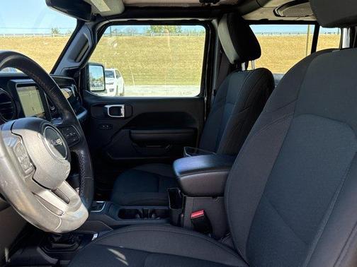 Black Clearcoat 2021 Jeep Wrangler Unlimited Sport Altitude