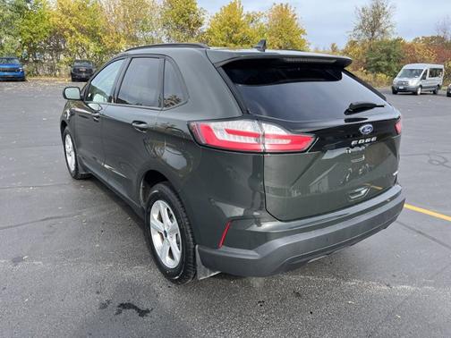 2022 Ford Edge SE