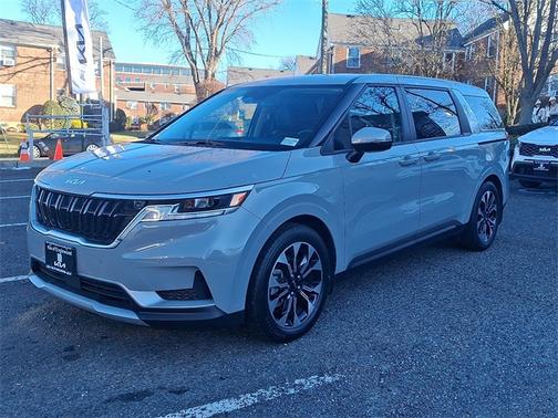 2024 Kia Carnival EX
