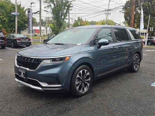 2024 Kia Carnival EX