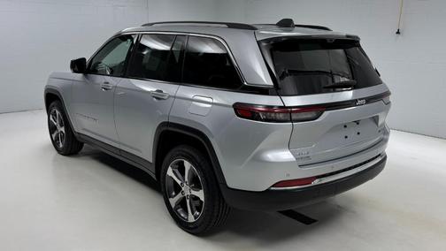 Silver Zynith 2023 Jeep Grand Cherokee Limited