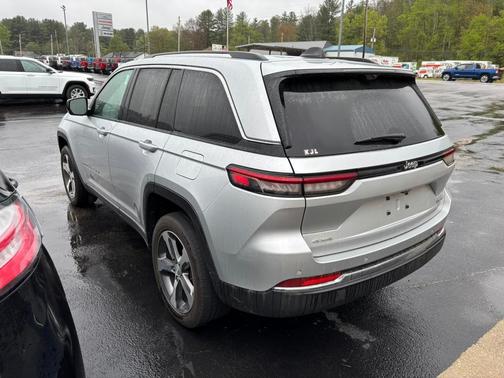Silver Zynith 2023 Jeep Grand Cherokee Limited