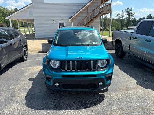 Metallic 2022 Jeep Renegade Latitude