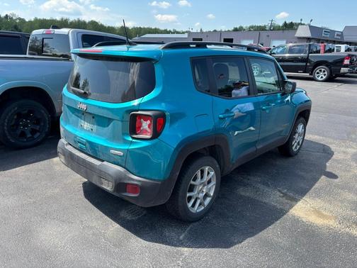 Metallic 2022 Jeep Renegade Latitude