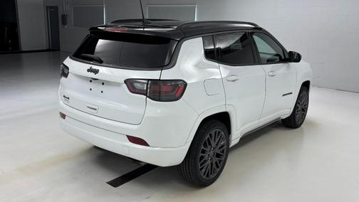 2022 Jeep Compass Altitude