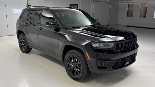 2025 Jeep Grand Cherokee Laredo