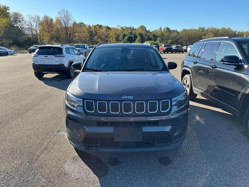2022 Jeep Compass Latitude Lux