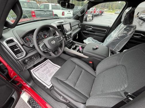 Molten Red Pearlcoat 2026 RAM 1500 Big Horn