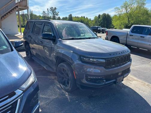 Metallic 2024 Jeep Wagoneer Series II