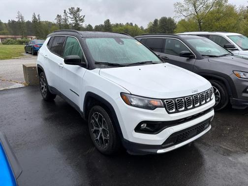 Bright White Clearcoat 2024 Jeep Compass Limited