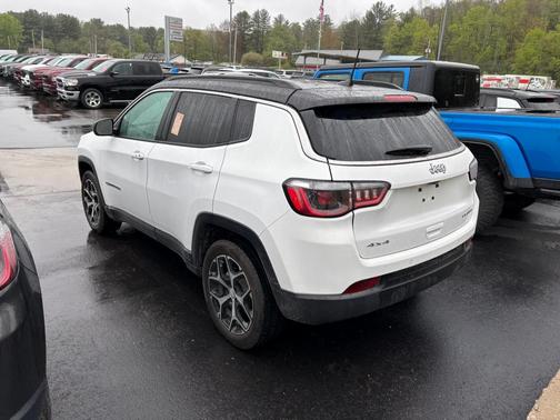 Bright White Clearcoat 2024 Jeep Compass Limited