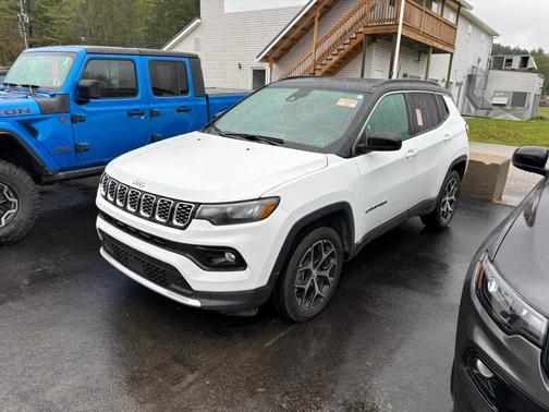 Bright White Clearcoat 2024 Jeep Compass Limited