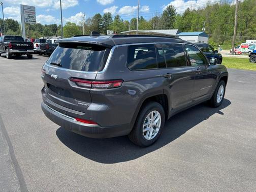 Baltic Gray 2026 Jeep Grand Cherokee L Laredo