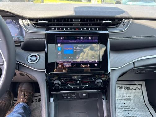 Baltic Gray 2026 Jeep Grand Cherokee L Laredo
