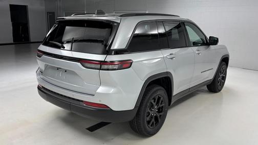 2026 Jeep Grand Cherokee Altitude 4x4