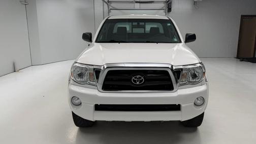 White 2005 Toyota Tacoma Access Cab