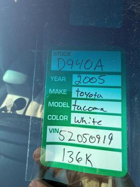White 2005 Toyota Tacoma Access Cab