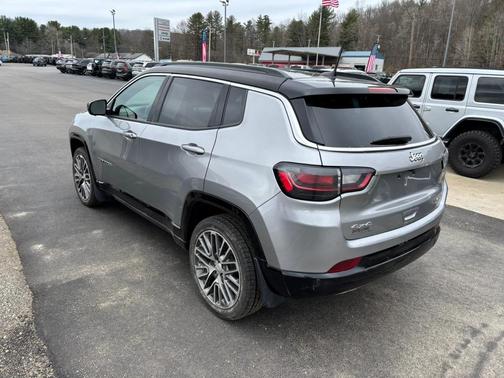 Billet Silver Metallic Clearcoat 2023 Jeep Compass Limited