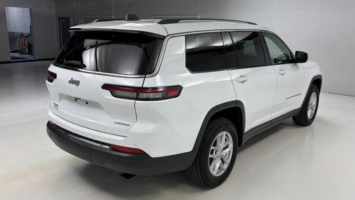 Bright White Clearcoat 2023 Jeep Grand Cherokee L Laredo