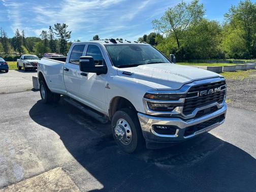 Bright White Clearcoat 2026 RAM 3500 Tradesman