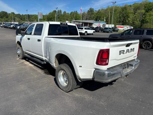 Bright White Clearcoat 2026 RAM 3500 Tradesman