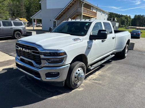 Bright White Clearcoat 2026 RAM 3500 Tradesman
