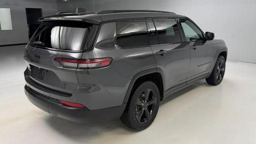 Metallic 2025 Jeep Grand Cherokee L Laredo