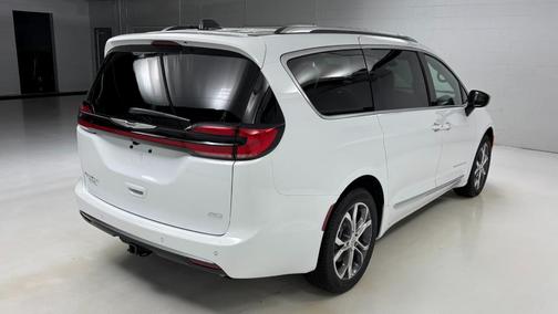 2026 Chrysler Pacifica Pinnacle AWD