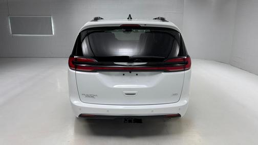 2026 Chrysler Pacifica Pinnacle AWD