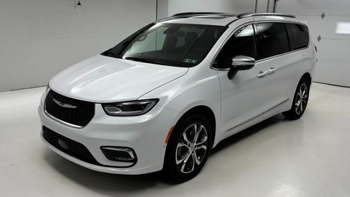 2026 Chrysler Pacifica Pinnacle AWD