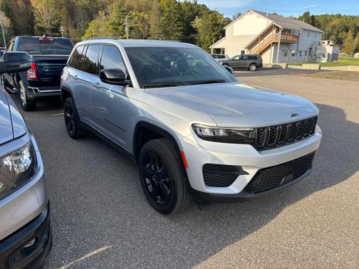 2023 Jeep Grand Cherokee Altitude