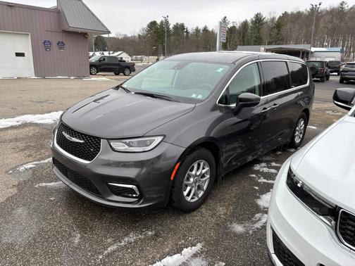 2023 Chrysler Pacifica Touring-L