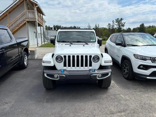 Bright White Clearcoat 2023 Jeep Wrangler 4xe Sahara