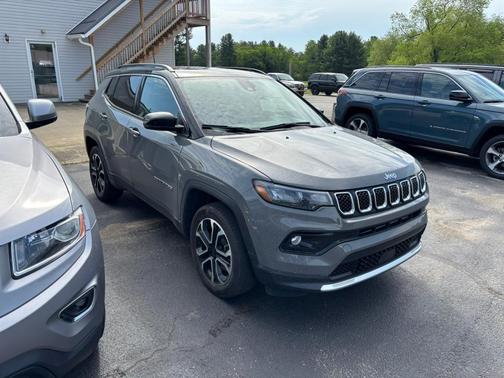 Sting Gray Clearcoat 2023 Jeep Compass Limited