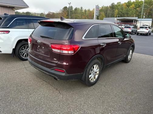 2018 Kia Sorento LX