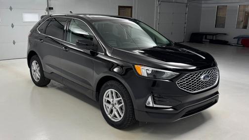 Black 2024 Ford Edge