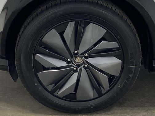 2025 Nissan ARIYA PLATINUM+
