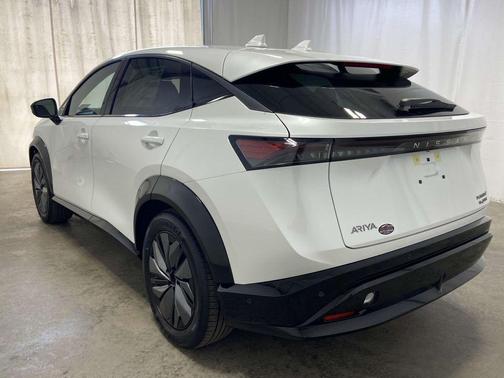2025 Nissan ARIYA PLATINUM+